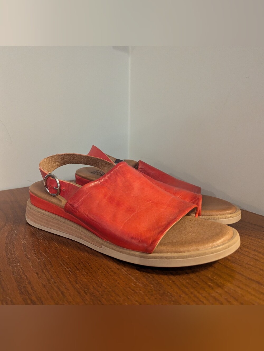 Miz Mooz Cornwall Womens Coral Leather Hook & Loop Strap Sandals Sz 38 US 7